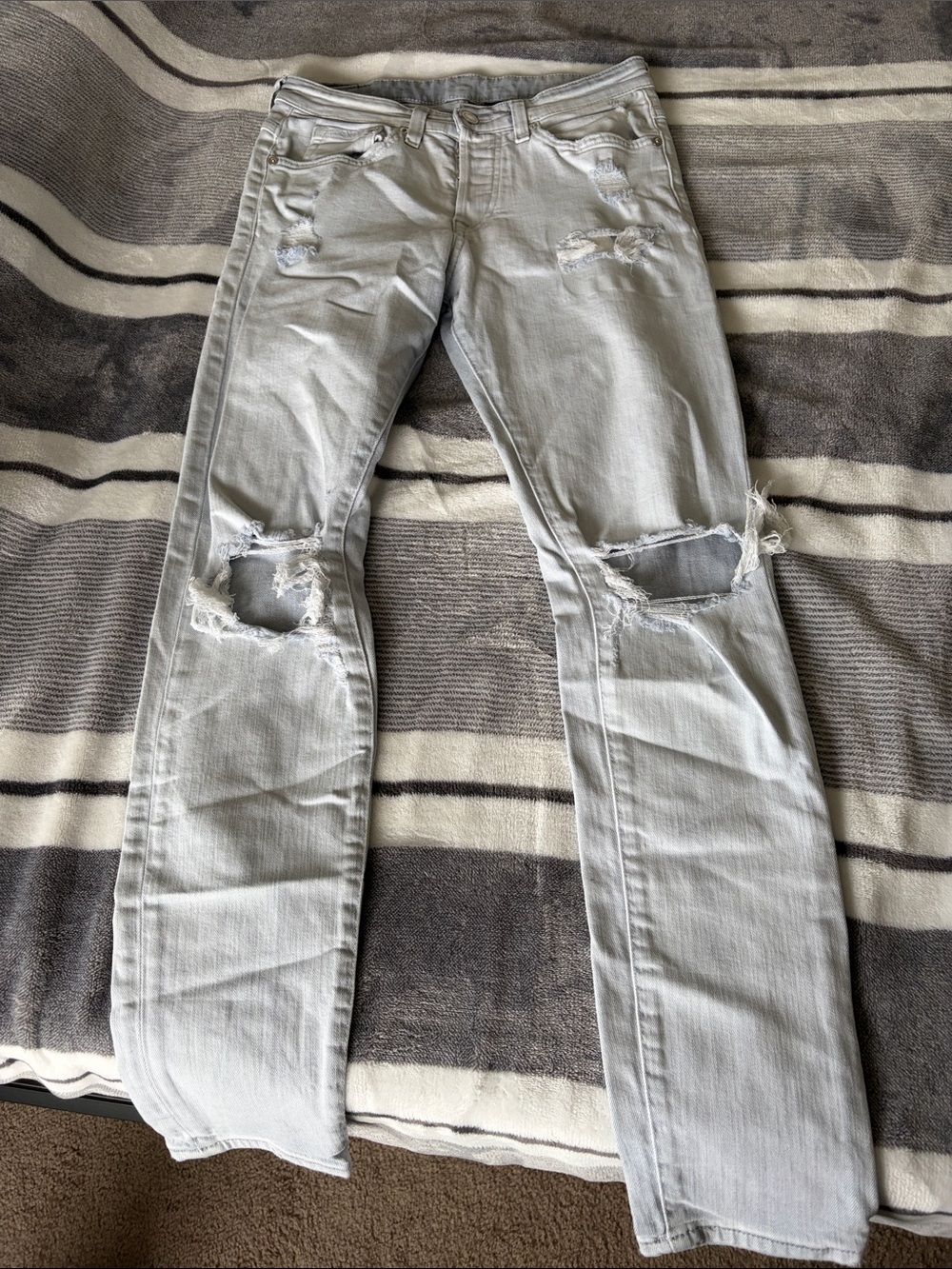 Light Gray Ripped Skinny Jeans for Men